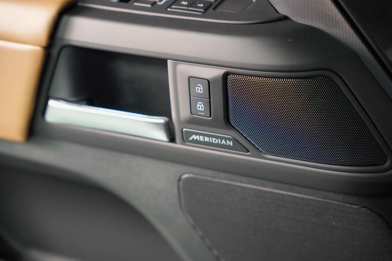 Land Rover DEFENDER D300 110 X-Dynamic HSE 98.500 EX BTW