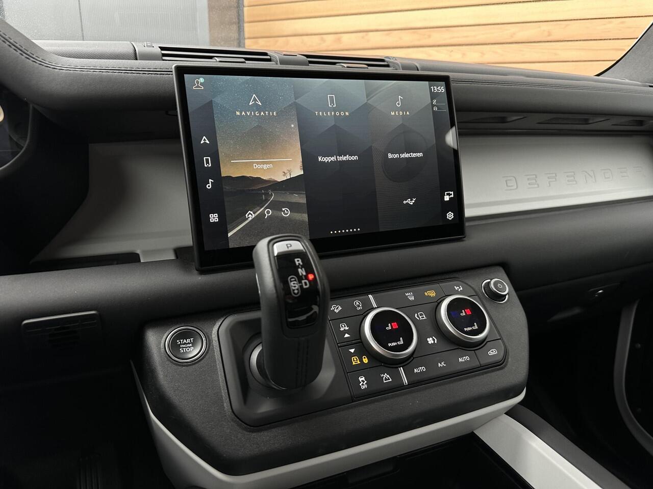 Land Rover DEFENDER Hard Top 3.0 D250 110 S ACC|ELEK.TREKHAAK|LUCHTVERING|360CAM|GRIJSKENTEKEN