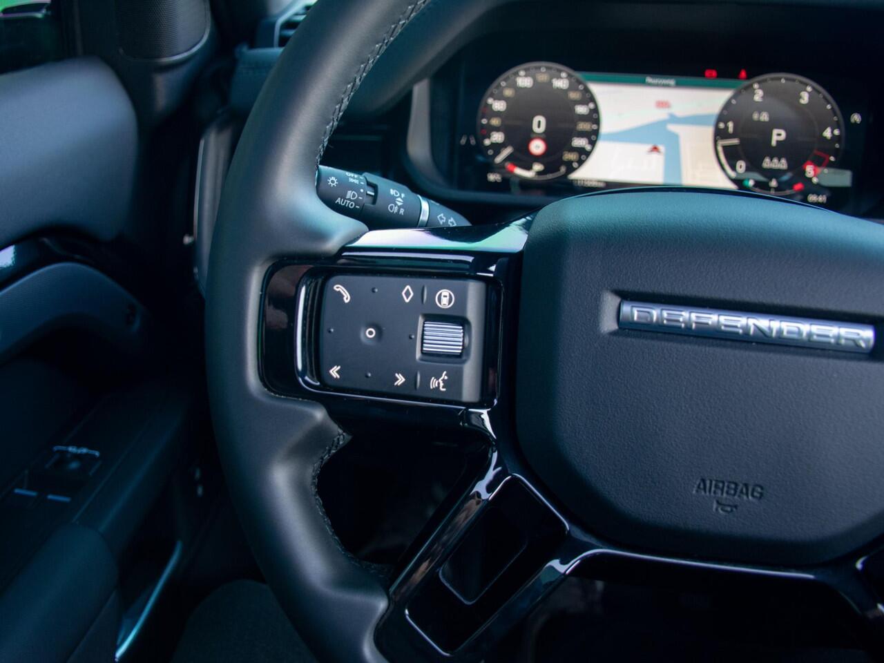 Land Rover DEFENDER 3.0 D200 90 MHEV S l URBAN l Torque vectoring l Carbon l Jumpseat l Trekhaak l Grijs Kenteken