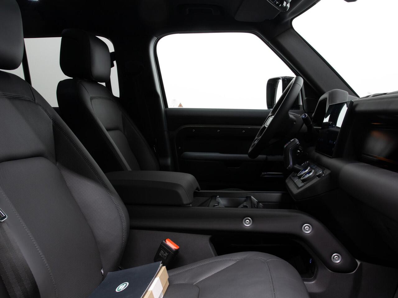 Land Rover DEFENDER 110 2.0 P300e 110 X-Dynamic HSE HERITAGE