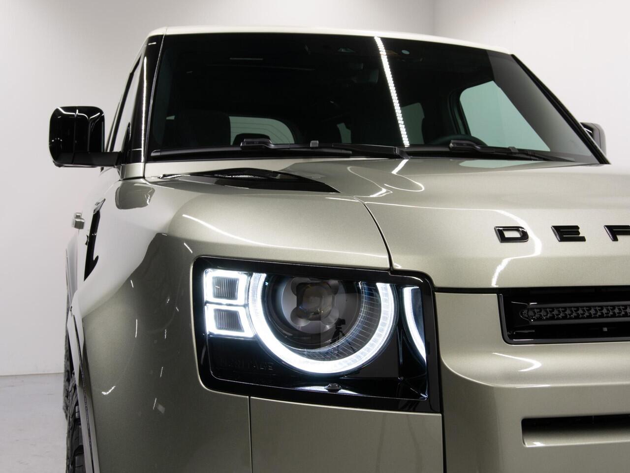 Land Rover DEFENDER 110 2.0 P300e 110 X-Dynamic HSE HERITAGE