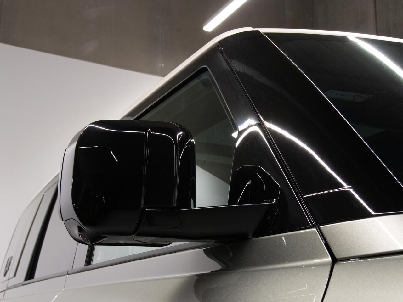 Land Rover DEFENDER 110 2.0 P300e 110 X-Dynamic HSE HERITAGE