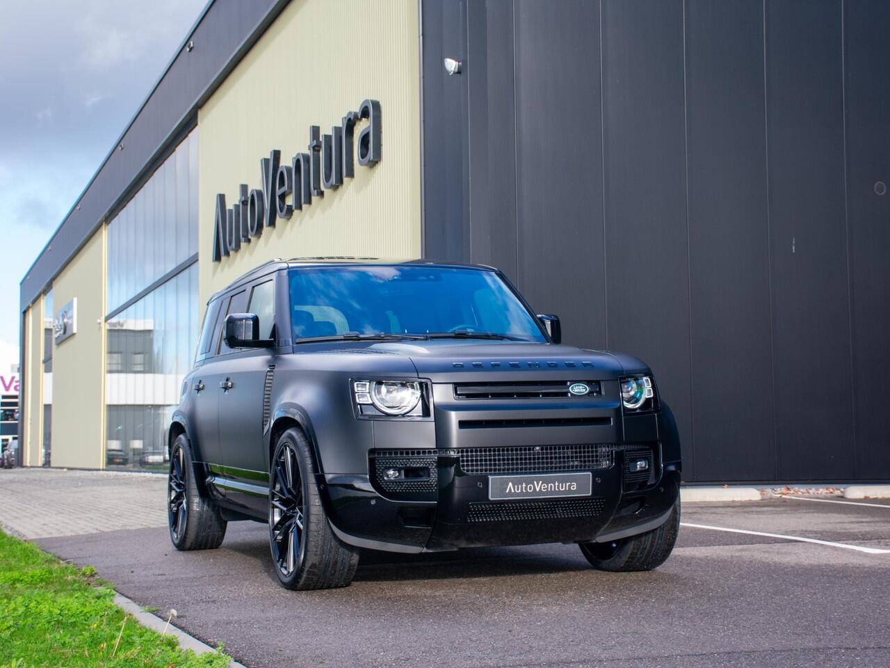 Land Rover DEFENDER 110 2.0 P300e 110 X-Dynamic HSE Trekhaak l Schuif-/kantel Panorama dak l Black Pack l Treeplanken l Spoiler l Wheelcover l 24 Inch l