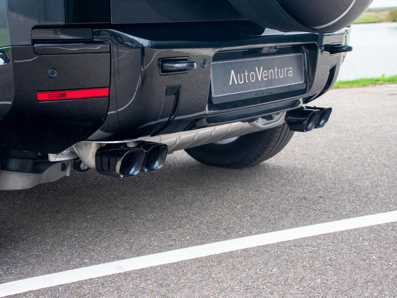 Land Rover DEFENDER 110 2.0 P300e 110 X-Dynamic HSE Trekhaak l Schuif-/kantel Panorama dak l Black Pack l Treeplanken l Spoiler l Wheelcover l 24 Inch l