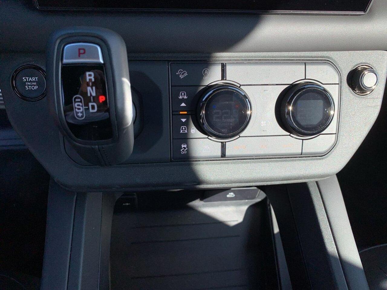 Land Rover DEFENDER 110 4.4 P635 110 Octa