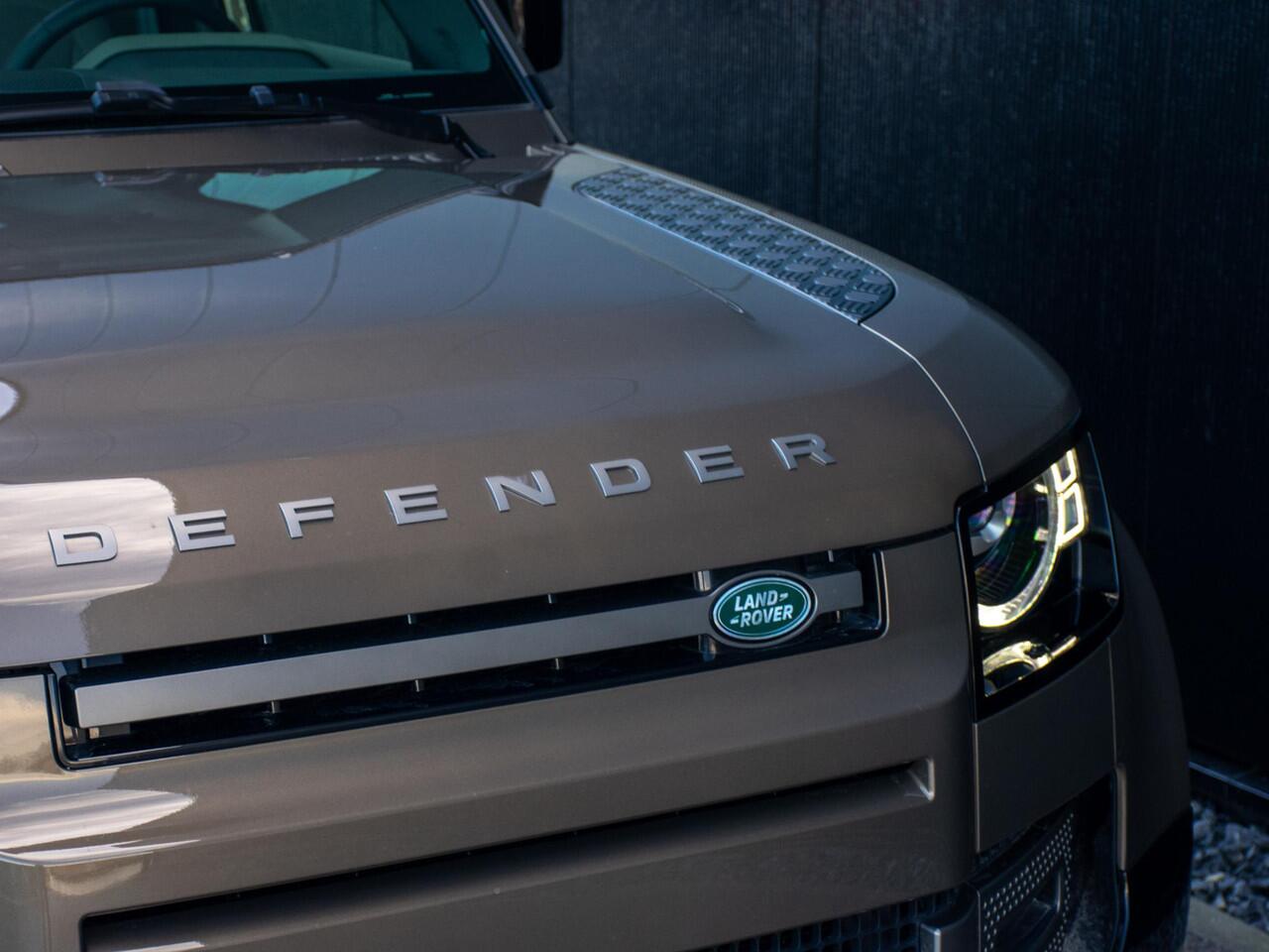 Land Rover DEFENDER 110 2.0 P300e 110 X-Dynamic SE l Schuif- /kantel Pano l Adapt. Cruise l 360 Camera l Smartview binnenspiegel l Stuurwiel verwarming |