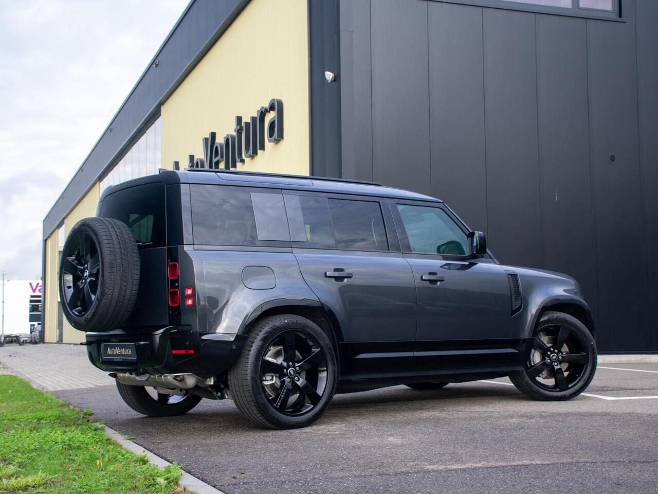 Land Rover DEFENDER 110 2.0 P300e 110 X-Dynamic SE l 6 Persoons l Schuif- /kantel Pano l Adapt. Cruise l Black Pack l 360 Camera