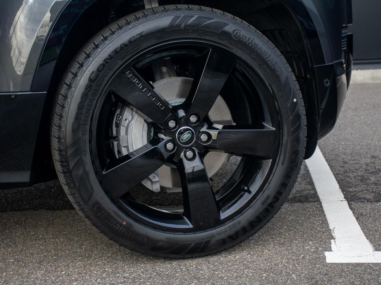 Land Rover DEFENDER 110 2.0 P300e 110 X-Dynamic SE l 6 Persoons l Schuif- /kantel Pano l Adapt. Cruise l Black Pack l 360 Camera