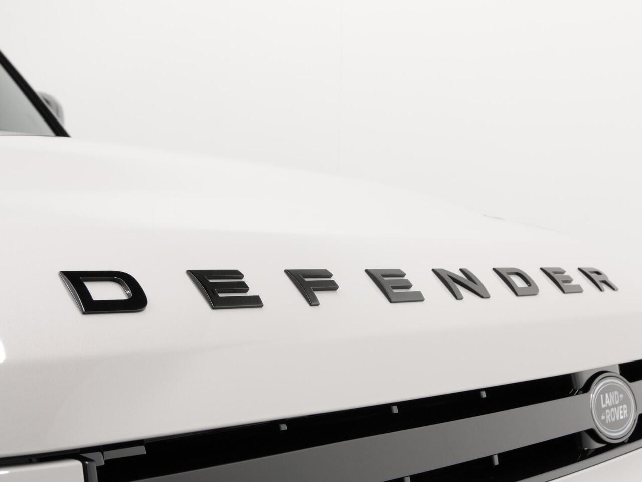 Land Rover DEFENDER 2.0 P300e 110 X-Dynamic HSE