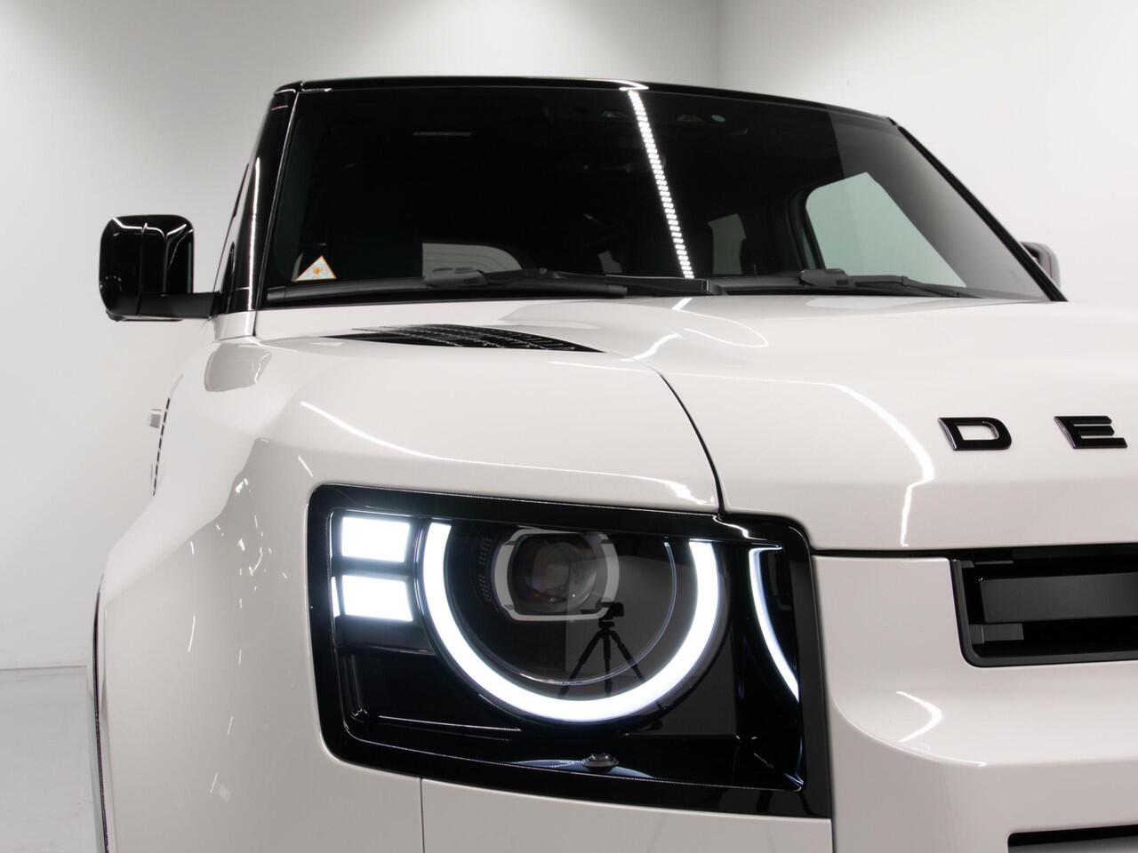 Land Rover DEFENDER 2.0 P300e 110 X-Dynamic HSE