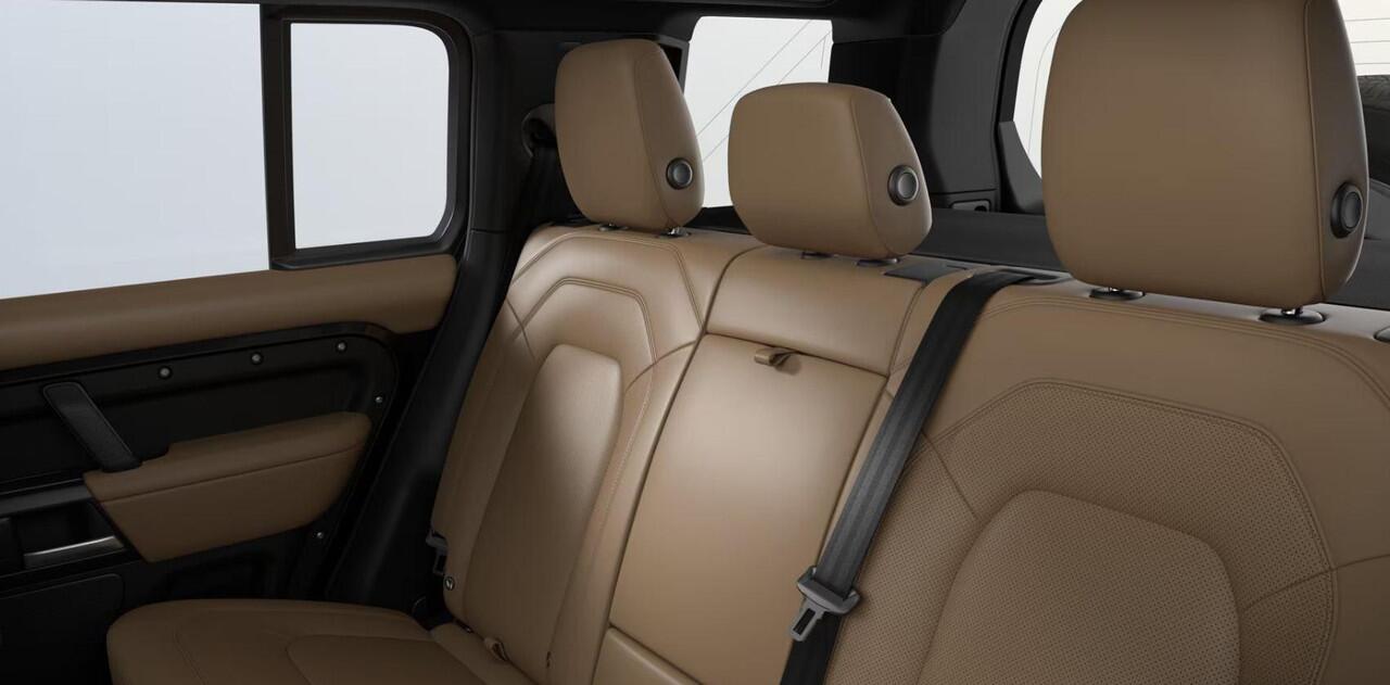 Land Rover DEFENDER 110 2.0 P300e 110 X-Dynamic HSE