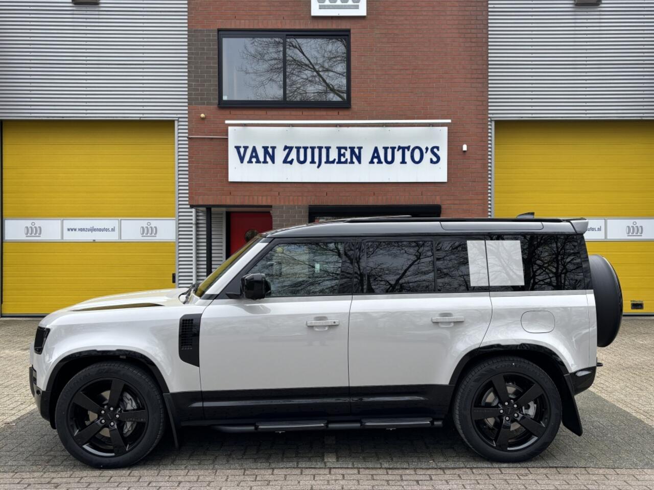 Land Rover DEFENDER Landrover 110 X-Dynamic HSE Black Urban Head-up 22'' Trekhaak BTW