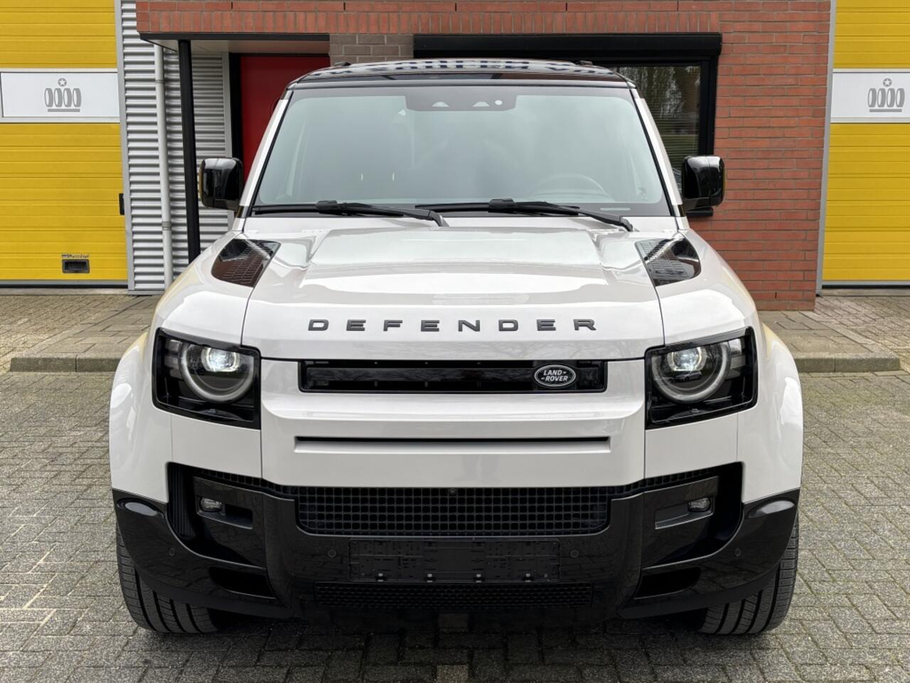 Land Rover DEFENDER Landrover 110 X-Dynamic HSE Black Urban Head-up 22'' Trekhaak BTW