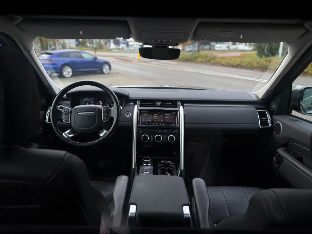 Land Rover DISCOVERY 3.0 V6 HSE GRIJS KENTEKEN 2 PERS TREKHAAK 3500KG