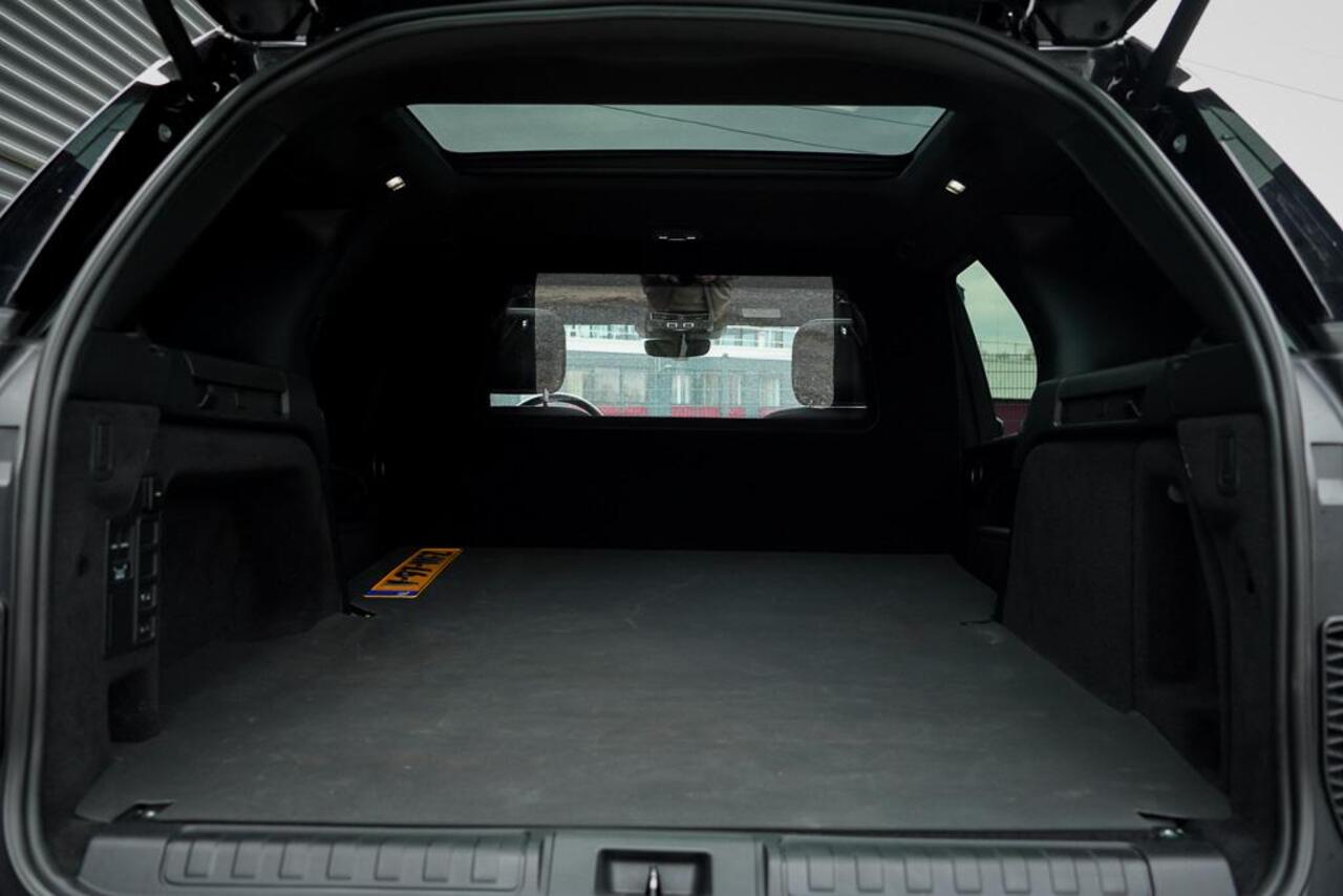 Land Rover DISCOVERY 3.0 D250 R-Dynamic SE / VAN / Pano / Trekhaak / Grijs Kenteken / Excl BTW