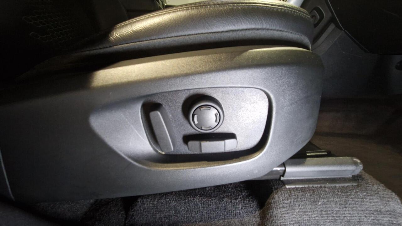 Land Rover DISCOVERY SPORT 2.0 Si4 Anniversary | Panoramadak | Trekhaak | 19 inch