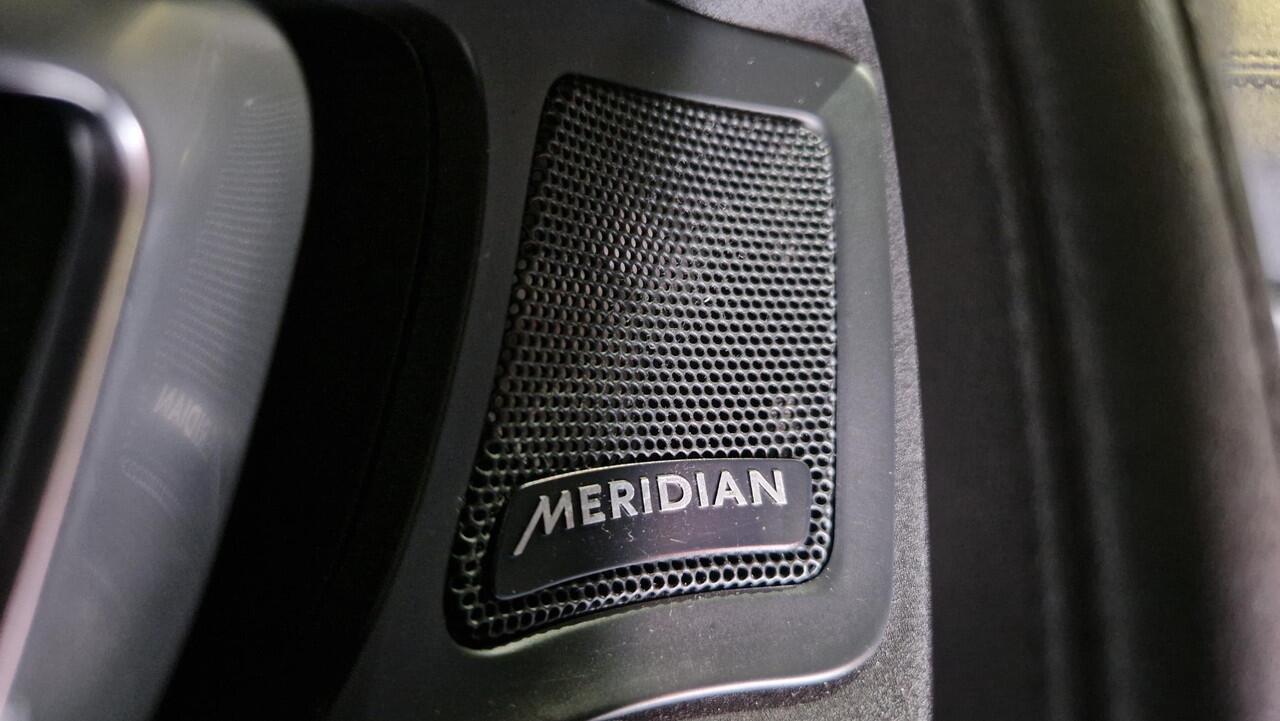 Land Rover DISCOVERY SPORT 2.0 Si4 Anniversary | Panoramadak | Trekhaak | 19 inch