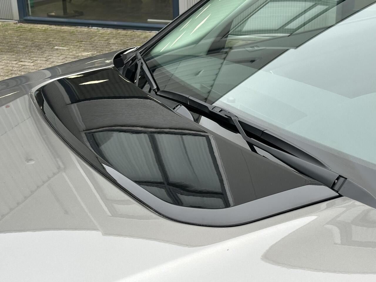 Land Rover DISCOVERY SPORT P300e 1.5 PHEV R-Dynamic Matrix LED/18-inch/Apple Carplay/Android Auto