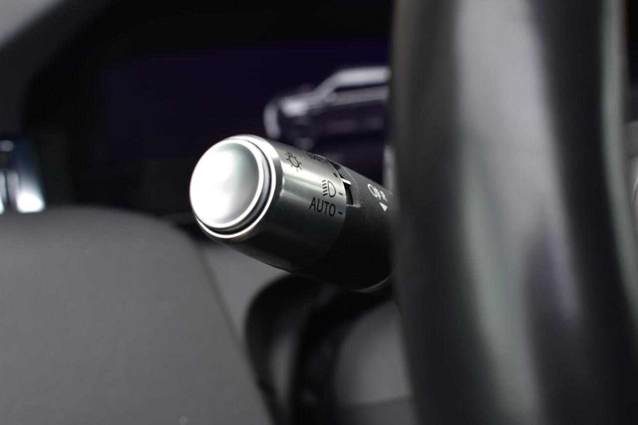 Land Rover DISCOVERY SPORT P300e 1.5 R-Dynamic SE Trekhaak, Dodehoek, stuur en stoelverwarming