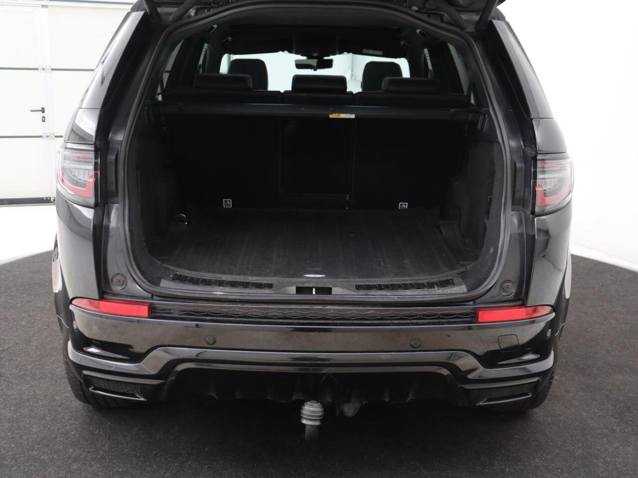 Land Rover DISCOVERY SPORT P300e 1.5 R-Dynamic SE | SOH 86% | Panoramadak | Head-Up | Leder | Trekhaak | Matrix LED | Stoelverwarming | Keyless | Park Assist | Carplay | Navigatie | Memory | PHEV | Plug In