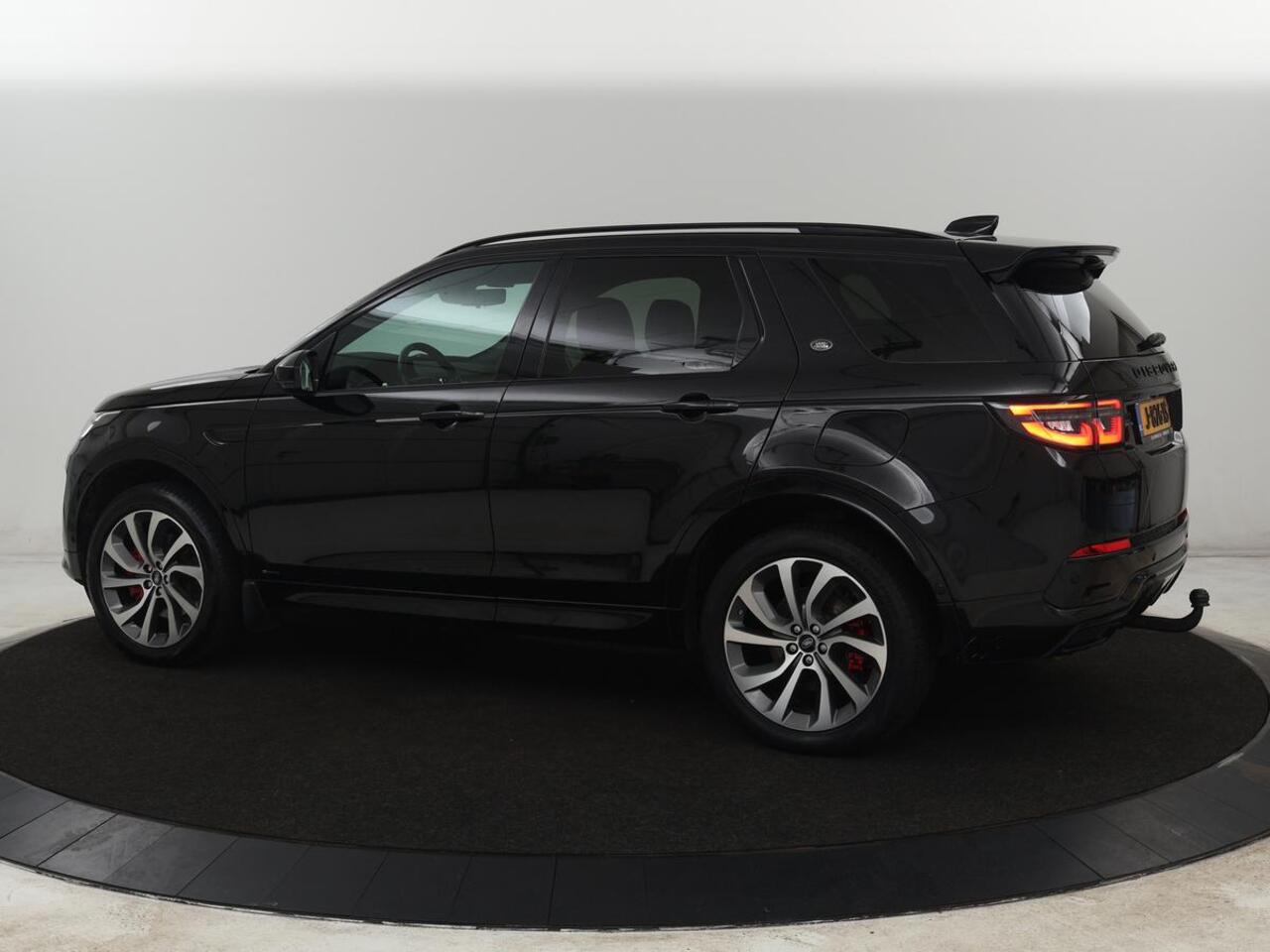 Land Rover DISCOVERY SPORT P300e 1.5 R-Dynamic SE | SOH 86% | Panoramadak | Head-Up | Leder | Trekhaak | Matrix LED | Stoelverwarming | Keyless | Park Assist | Carplay | Navigatie | Memory | PHEV | Plug In