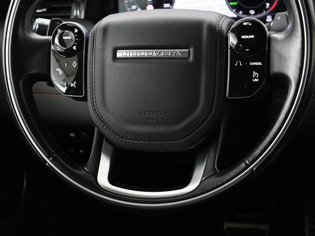 Land Rover DISCOVERY SPORT P300e 1.5 R-Dynamic SE | SOH 86% | Panoramadak | Head-Up | Leder | Trekhaak | Matrix LED | Stoelverwarming | Keyless | Park Assist | Carplay | Navigatie | Memory | PHEV | Plug In
