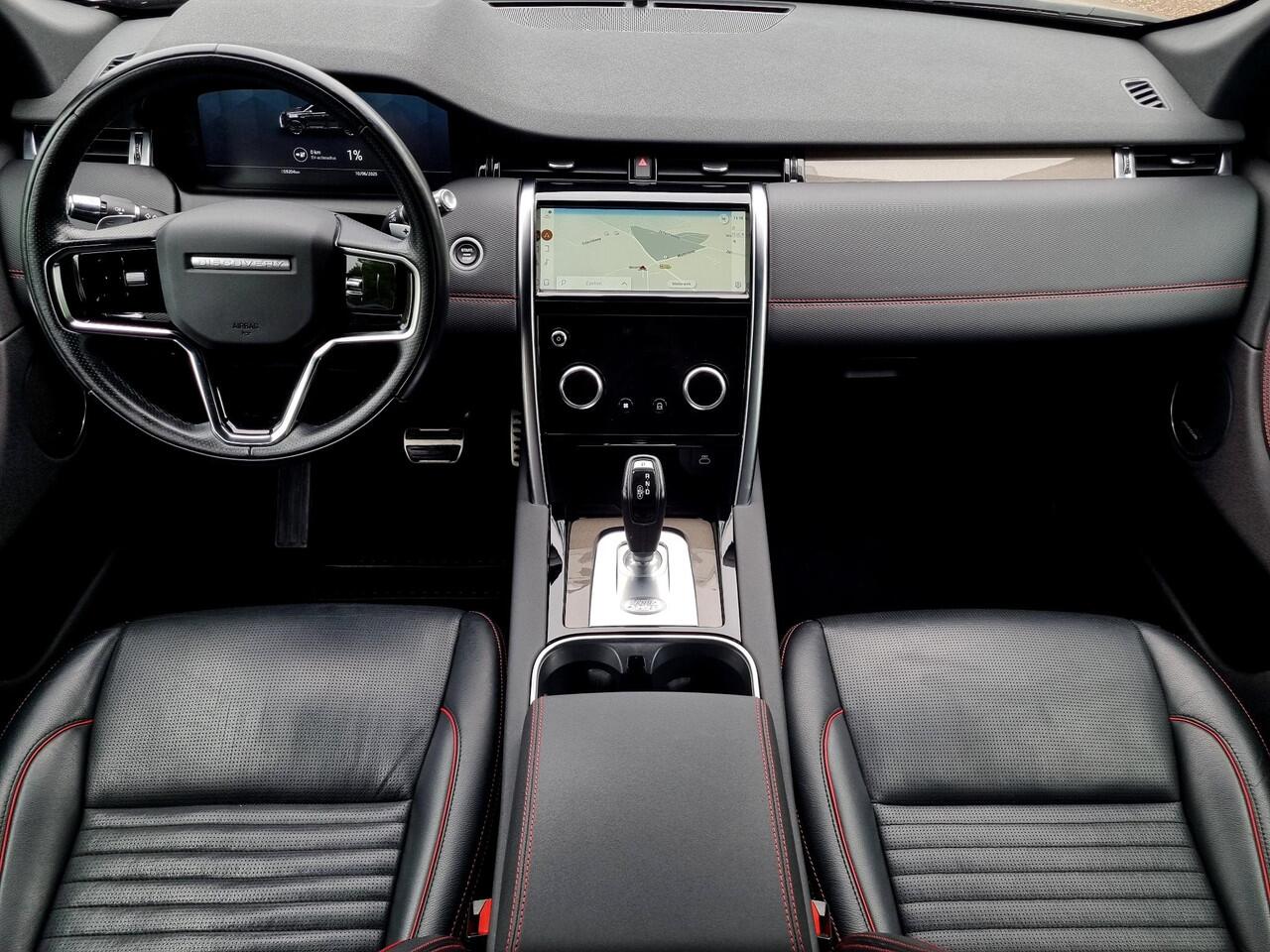 Land Rover DISCOVERY SPORT P300e 1.5 R-Dynamic SE Automaat / Dealer onderhouden / Panoramadak / Historie aanwezig / Elektr. Achterklep / Rondomzicht Camera / Navigatie / Cruise Control Adaptief /