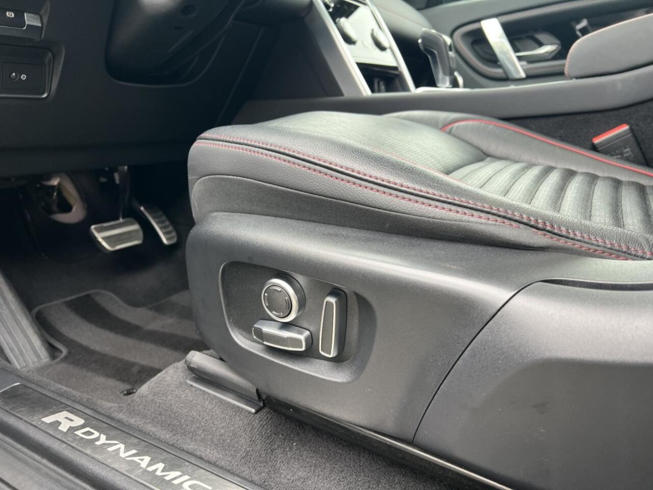 Land Rover DISCOVERY SPORT P300E R Dynamic SE AWD Black Pano 360