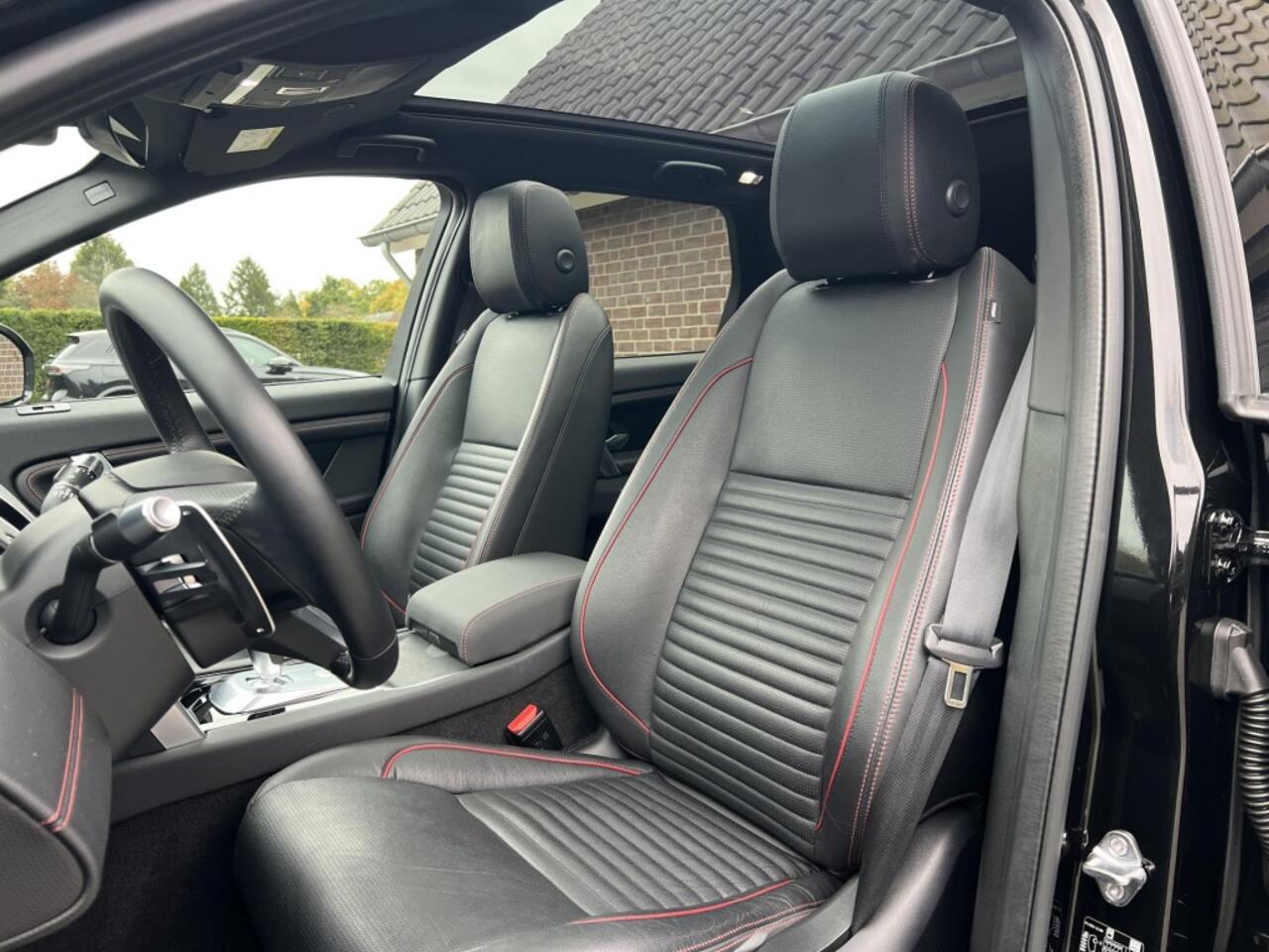 Land Rover DISCOVERY SPORT P300E R Dynamic SE AWD Black Pano 360