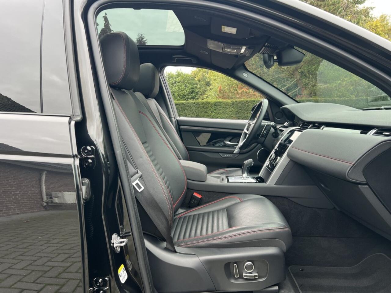 Land Rover DISCOVERY SPORT P300E R Dynamic SE AWD Black Pano 360