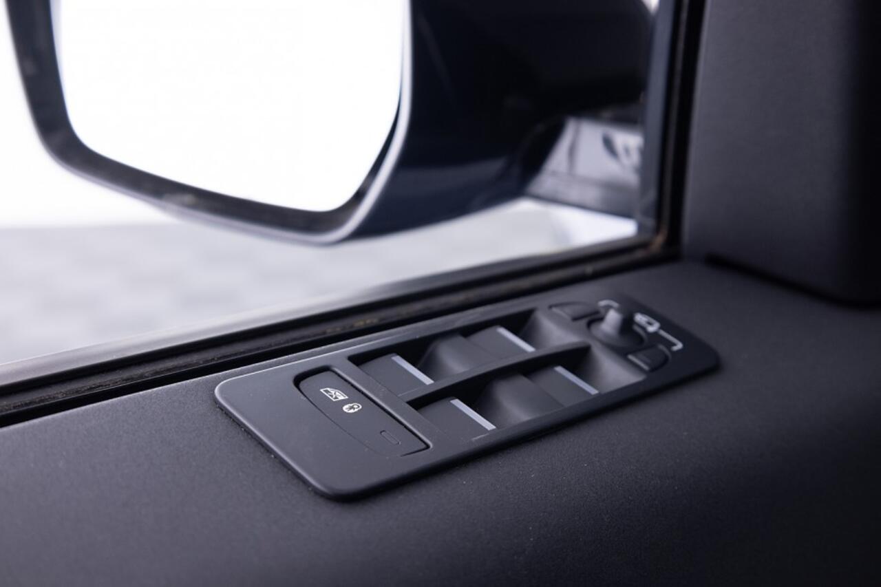 Land Rover DISCOVERY SPORT P300e 1.5 R-Dynamic SE PHEV Automaat | PANORAMA | Camera ? 1e Eigenaar