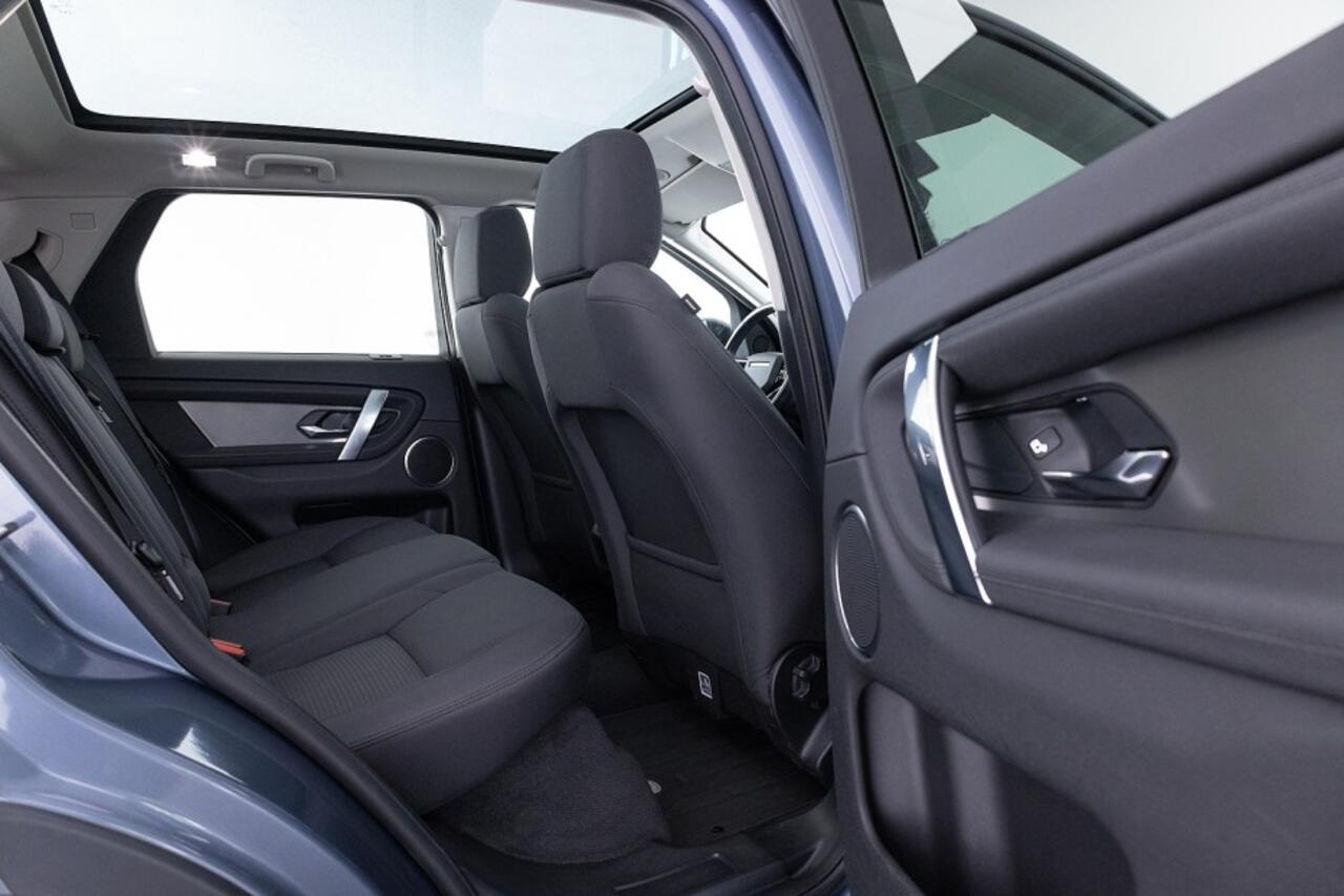 Land Rover DISCOVERY SPORT P300e 1.5 R-Dynamic SE PHEV Automaat | PANORAMA | Camera ? 1e Eigenaar