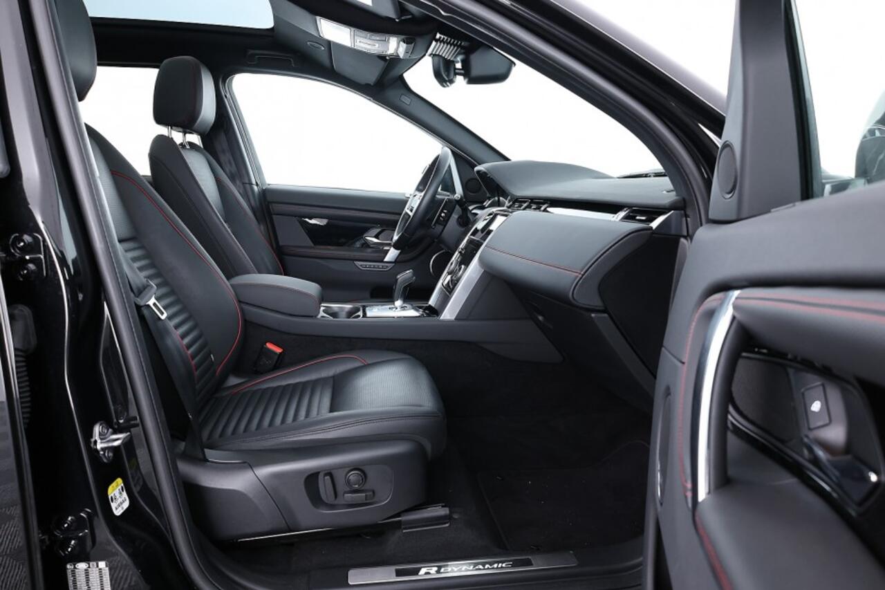 Land Rover DISCOVERY SPORT P300e R-Dynamic SE Automaat | PANORAMADAK | Full LED | LEDER | EL. Stoel | PHEV