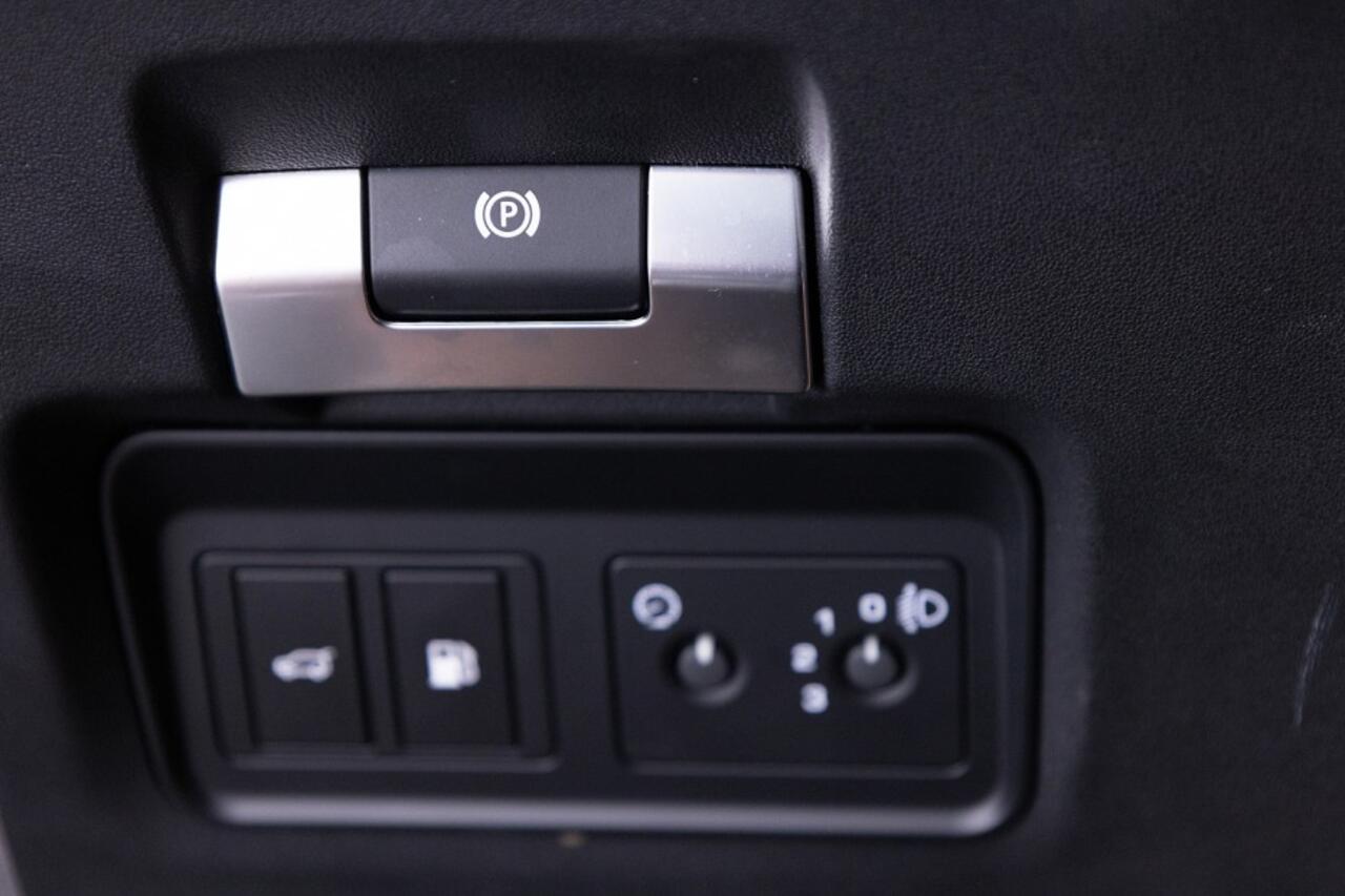 Land Rover DISCOVERY SPORT P300e 1.5 R-Dynamic SE PHEV Automaat | PANORAMA | Camera ? 1e Eigenaar