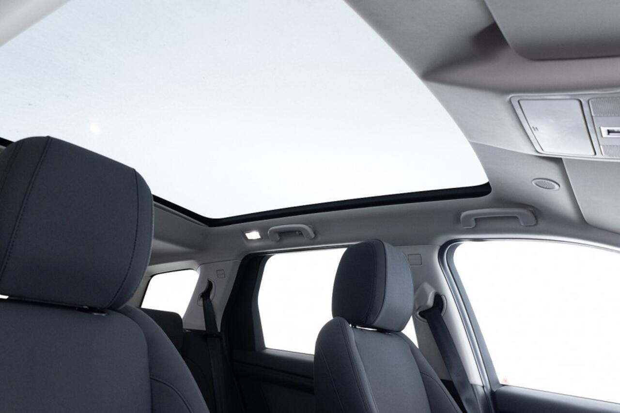 Land Rover DISCOVERY SPORT P300e 1.5 R-Dynamic SE PHEV Automaat | PANORAMA | Camera ? 1e Eigenaar