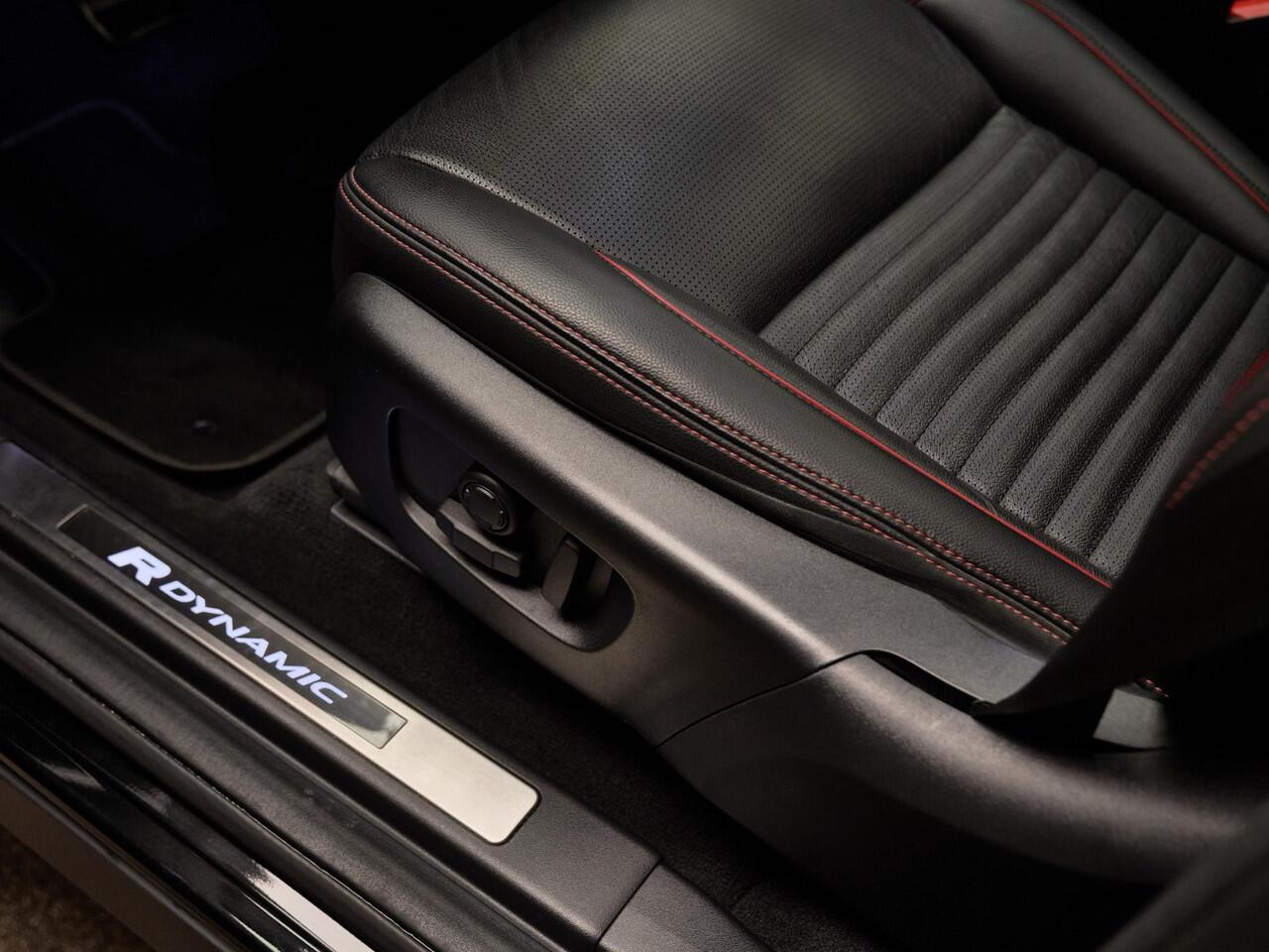 Land Rover DISCOVERY SPORT P300e R-Dynamic SE, NL-auto, pano, tr.haak, 20'', LED-kopl., keyless, Meridian, leder, ACC, privacy, NP75k