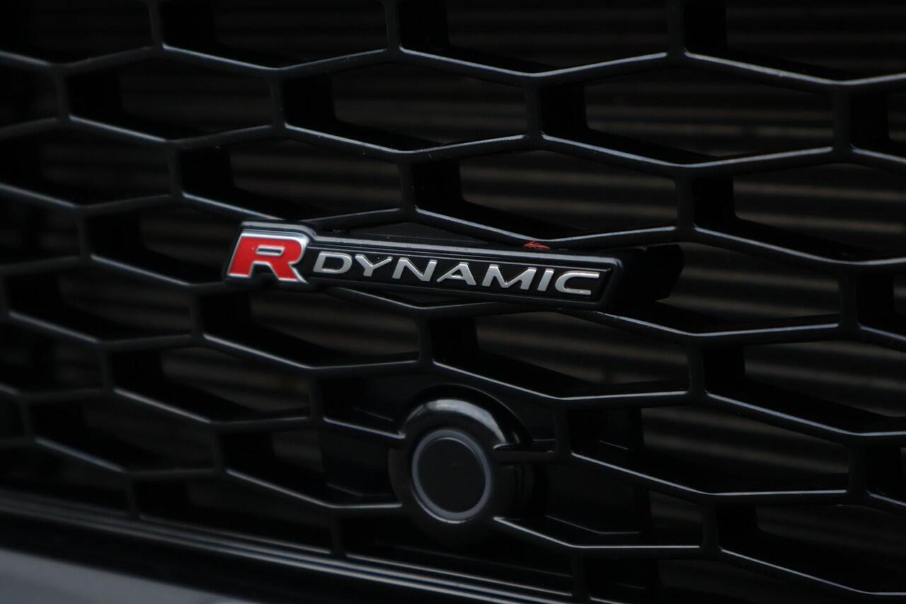 Land Rover DISCOVERY SPORT P300e 1.5 R-Dynamic HSE Pano / Meridian