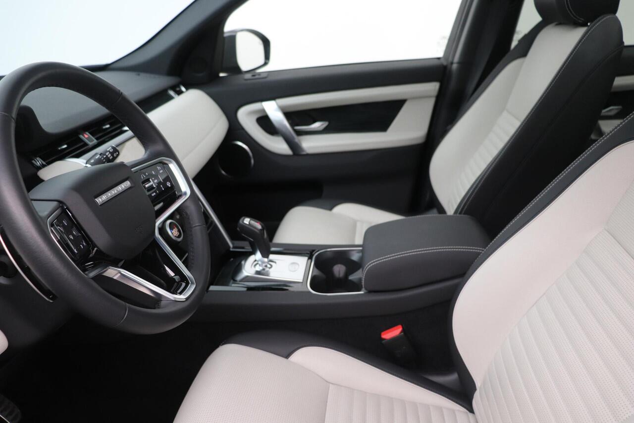 Land Rover DISCOVERY SPORT P300e PHEV Dynamic SE | Panoramadak | Trekhaak | 360° Camera | ACC | Stoel+Stuurvewarming