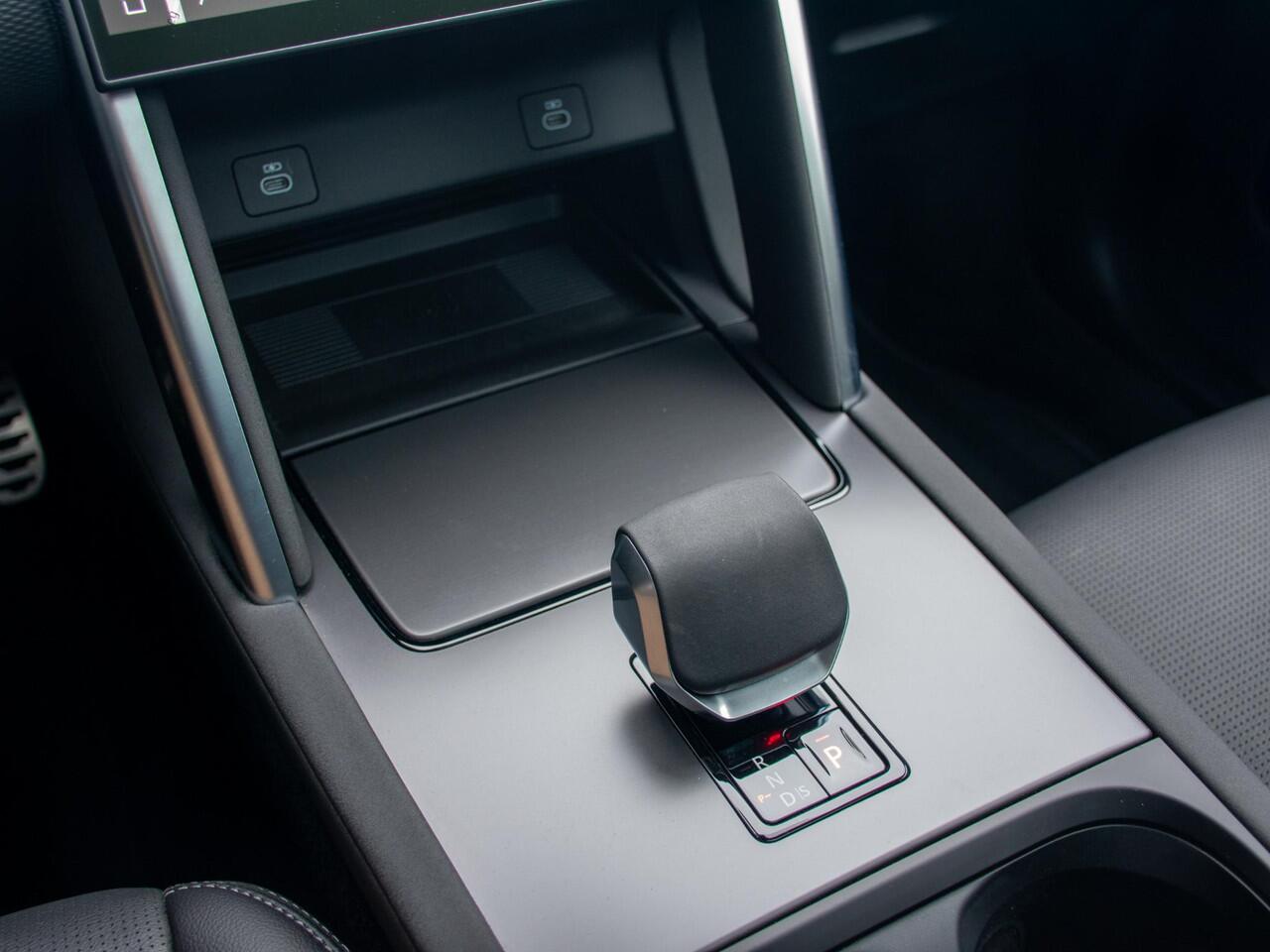 Land Rover DISCOVERY SPORT 1.5 P270e PHEV Dynamic SE | Trekhaak | Pano dak | Keyless | Adapt. cruise | Stoelverwarming | Memory seats | Camera |