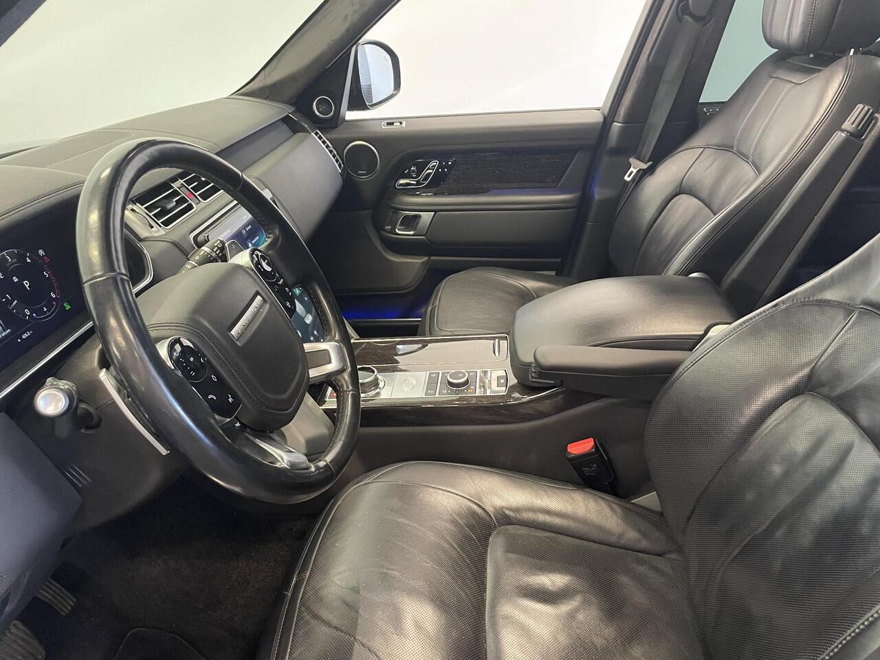 Land Rover RANGE ROVER 3.0 TDV6 Autobiography Trekhaak Panoramadak Navigatie Apple Carplay/Android Auto Adaptive Cruise Control Camera Parkeersensoren Head-up Display Stoelverwarming en verkoeling Stuurverwarming Matrix Ledkoplampen Getinte ramen Luchtvering