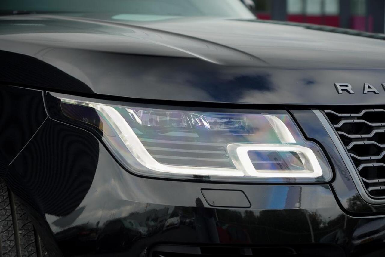 Land Rover RANGE ROVER 2.0 P400e Vogue / Pano / Trekhaak / Meridian / Stoelventilatie