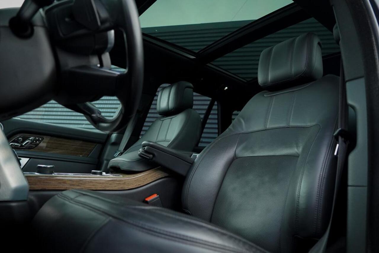 Land Rover RANGE ROVER P400e Vogue / Pano / Trekhaak / Meridian / Stoelventilatie