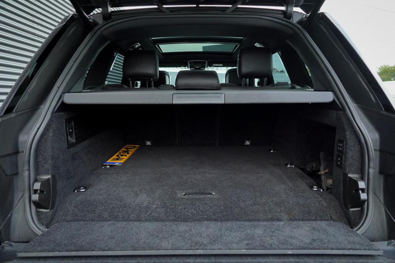 Land Rover RANGE ROVER P400e Vogue / Pano / Trekhaak / Meridian / Stoelventilatie