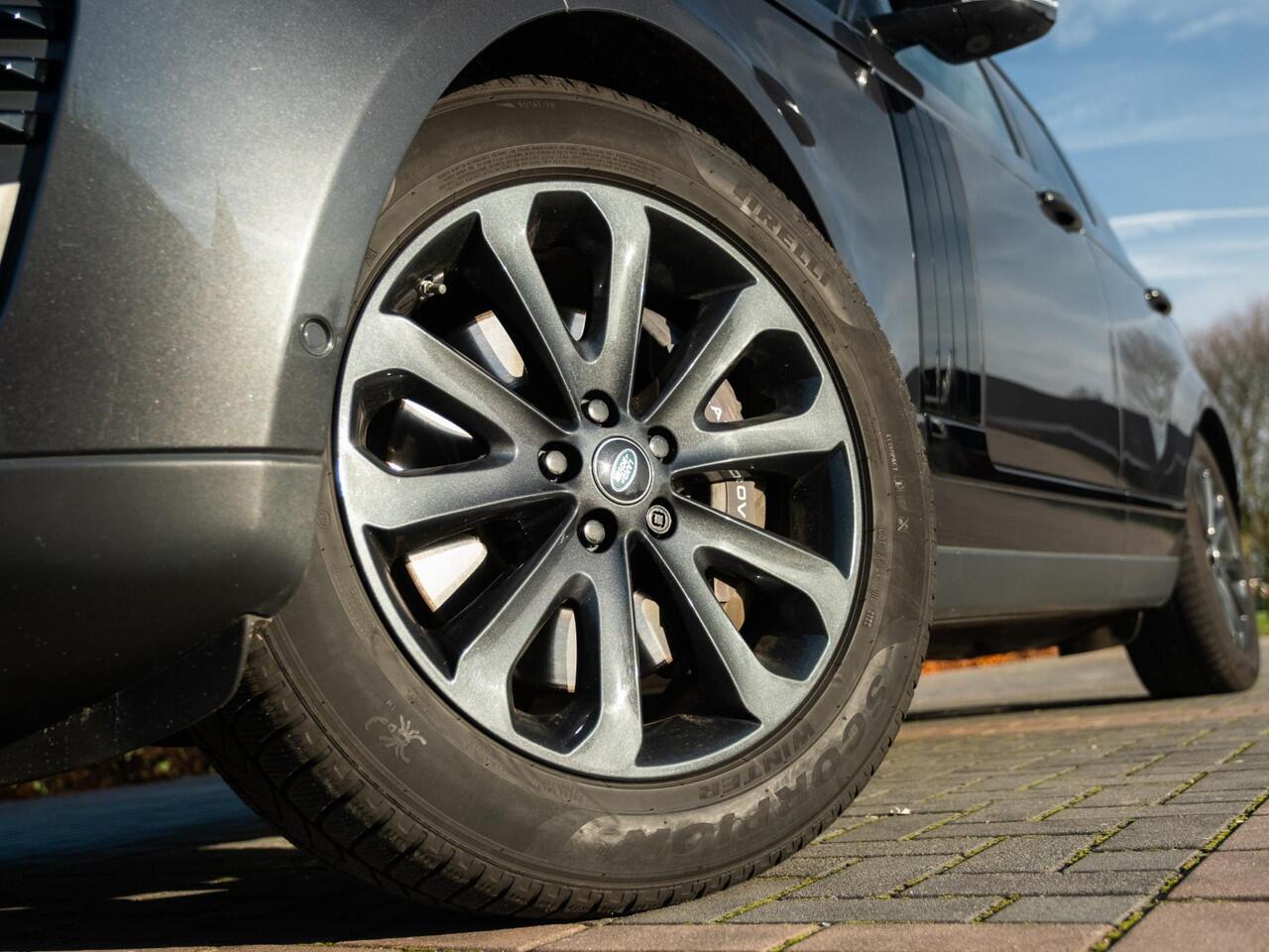 Land Rover RANGE ROVER 2.0 P400e Vogue | Merdian Sound | HUD | Volleder | Matrix Led | Verw stuur | Connect Pro | SoftClose | Alc hemel | 360 Cam | Dual view | CarPlay | Keyless | Etc.. Org NL