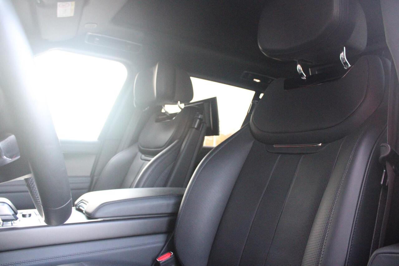 Land Rover RANGE ROVER 4.4 V8 P530 SV LWB AWD SIGNATURE SUITE | PANORAMISCH SCHUIF/KANTEL DAK | MEESTURENDE ACHTERAS | ELEKTRISCH WEGKLAPBARE TREKHAAK | SV INTERIEUR FIRST CLASS CABIN PACK (TWEE VOLLEDIG VERTELBARE ACHTERSTOELEN MET SCHERMEN EN KOELKAST) (RSE) | 23" OBLIVN VELG