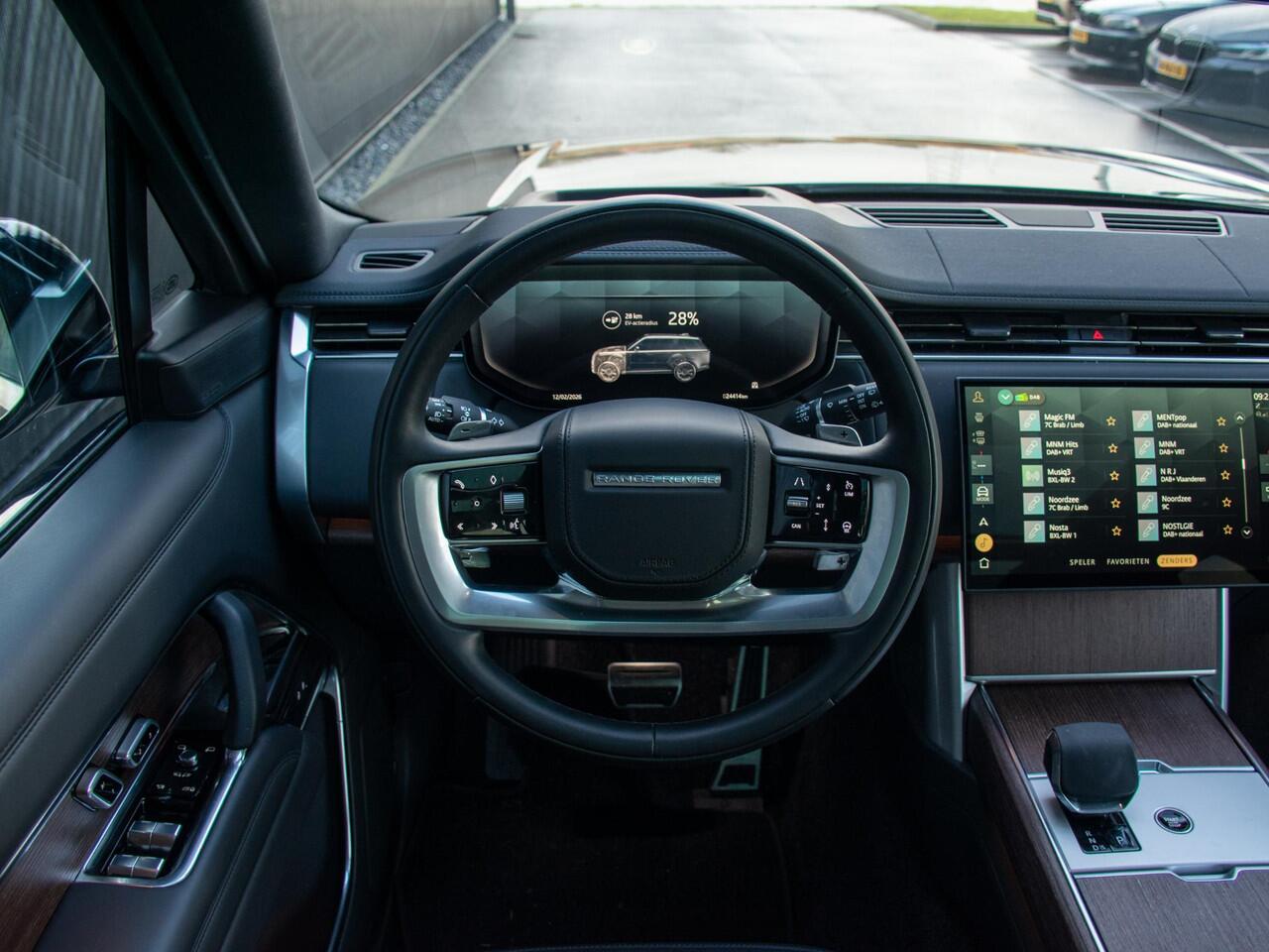 Land Rover RANGE ROVER 3.0 P460e HSE PHEV l Massage l Schuif-/kantel Pano l Stoelventilatie l Soft Close l Trekhaak l