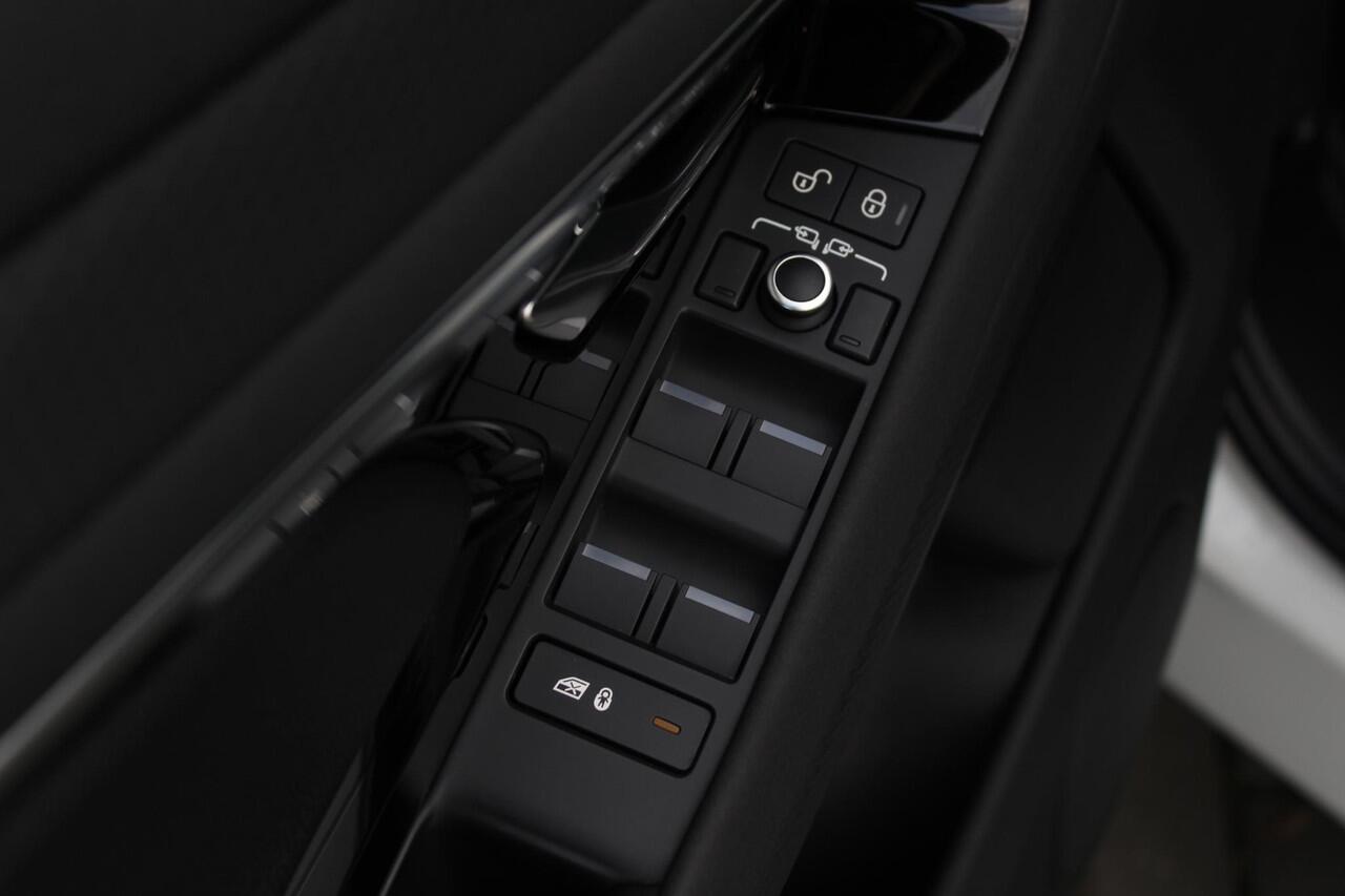 Land Rover RANGE ROVER EVOQUE 2.0 P200 AWD SE | Panorama Dak | Meridian audio | Stoel, stuur en voorruitverwarming