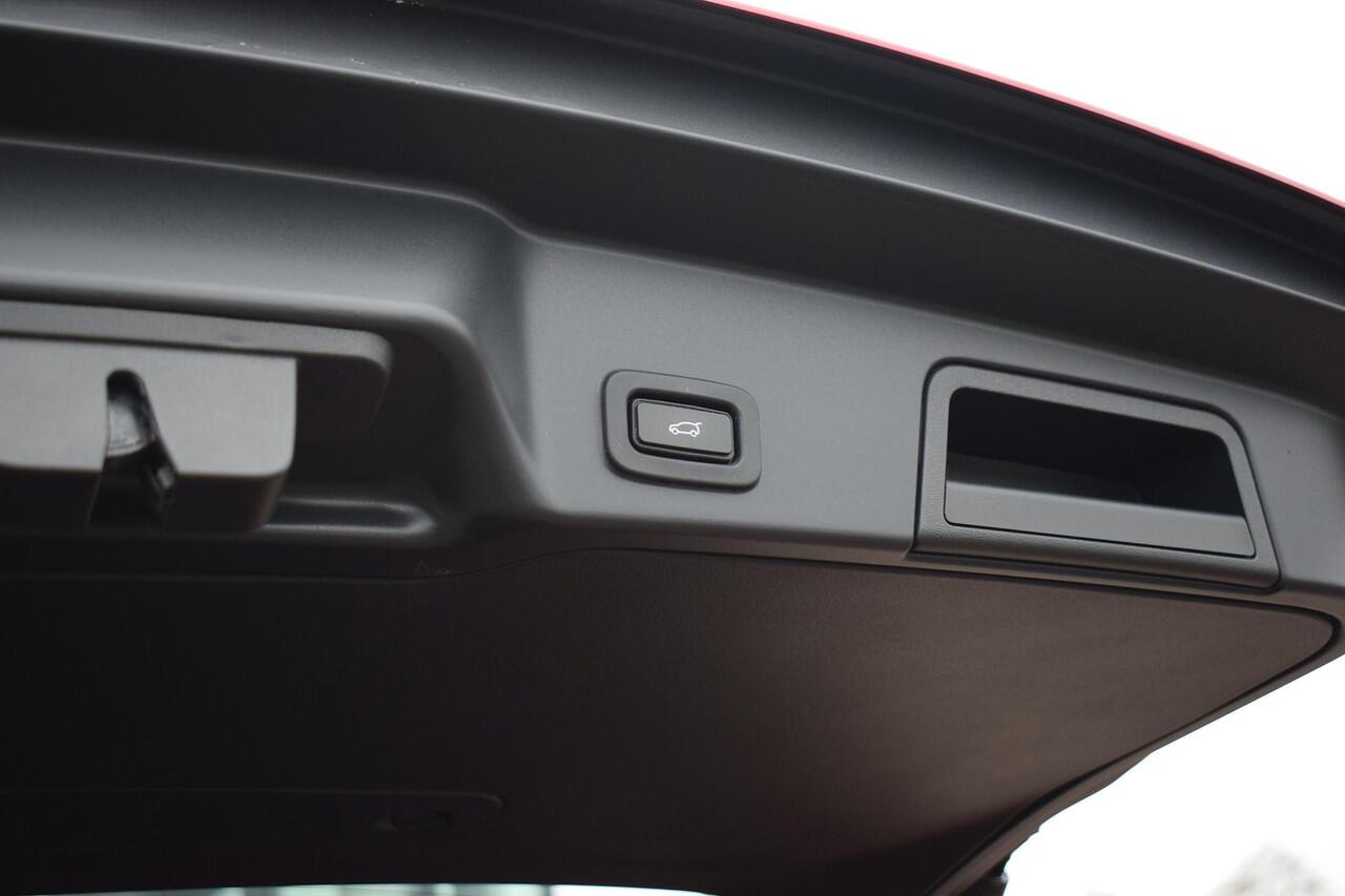 Land Rover RANGE ROVER EVOQUE 2.0 P200 AWD R-Dynamic | Trekhaak | Pano | Meridian | Leer | Stuurverw.