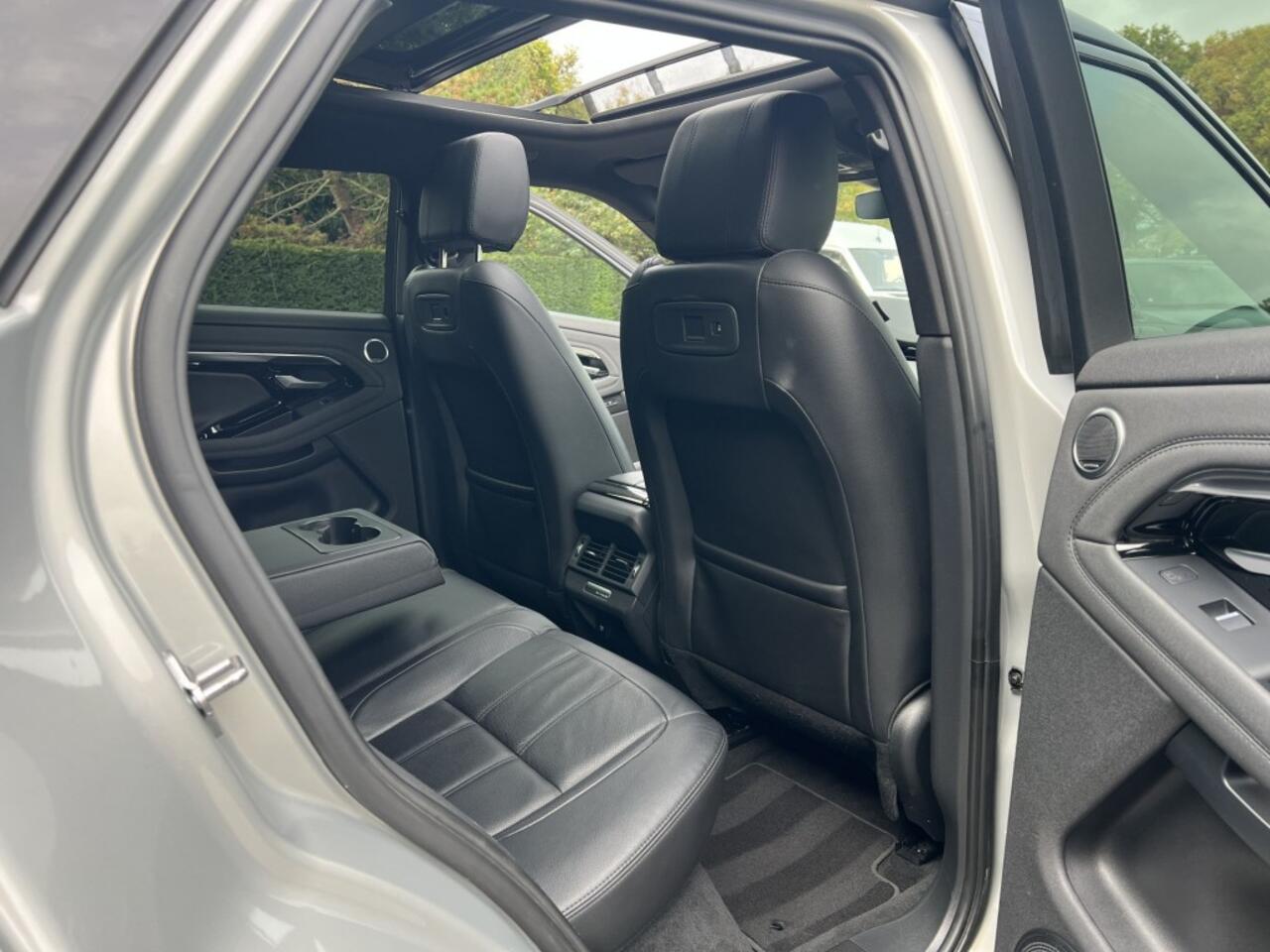 Land Rover RANGE ROVER EVOQUE P300E R Dynamic HSE AWD Black Pano 360 Keyless