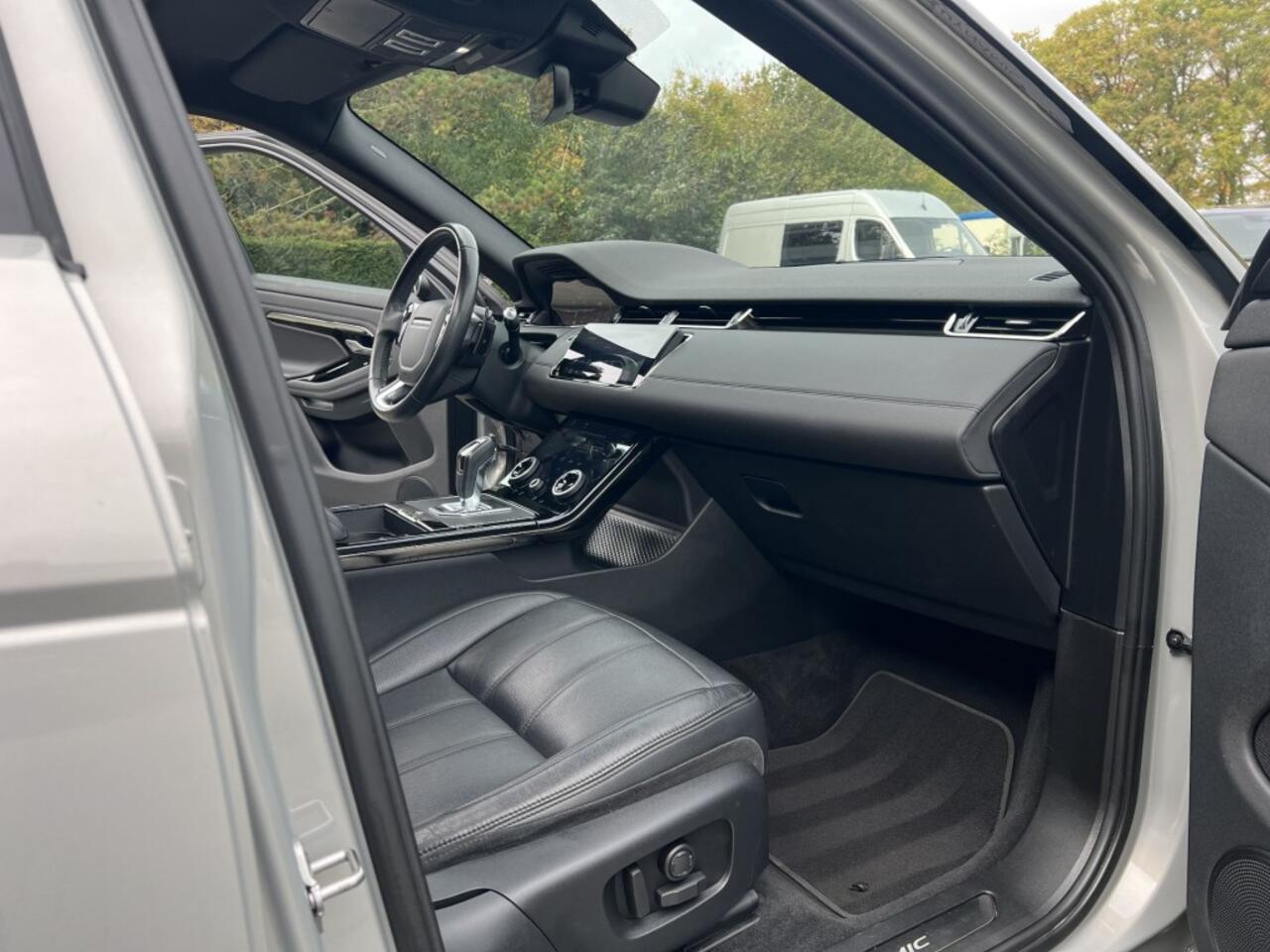 Land Rover RANGE ROVER EVOQUE P300E R Dynamic HSE AWD Black Pano 360 Keyless